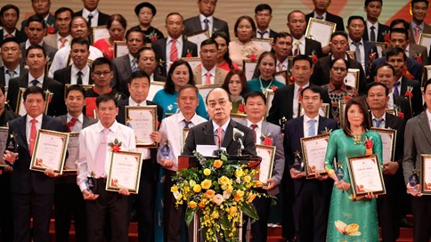 Lễ tôn vinh 100 Nông dân Việt Nam xuất sắc năm 2022
