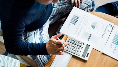 Nhà đầu tư cần làm gì trước một cuộc suy thoái