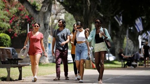 Ngành bán lẻ có triển vọng phục hồi mạnh mẽ nhờ vaccine COVID-19